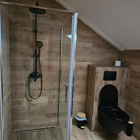Kis Apartment