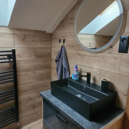 Kis Apartment