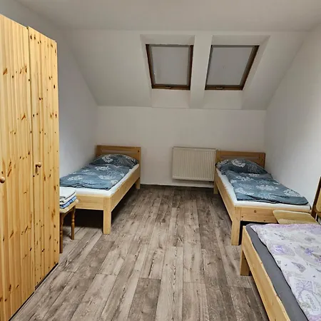 Kis Apartment *
