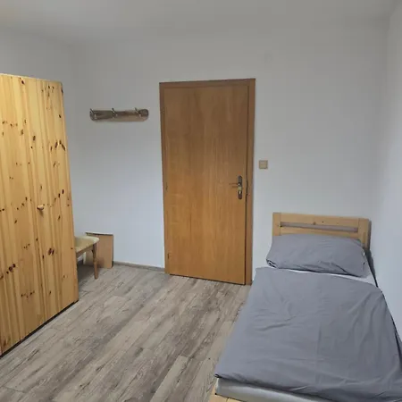 Kis Apartment *